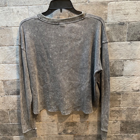 ❤️ VICTORIA SECRET PINK THERMAL GREY TOP SIZE SMALL - Picture 4 of 4